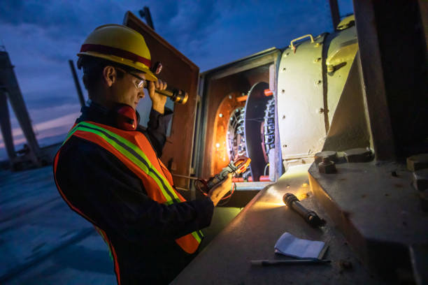 Best Local Electrician Companies  in Lindenhurst, NY