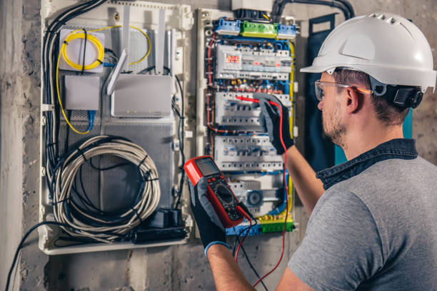 Best Emergency Electrical Repair  in Lindenhurst, NY