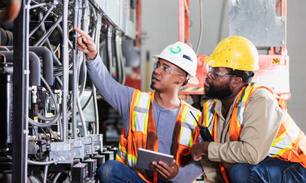 Best Commercial Electrician Services  in Lindenhurst, NY